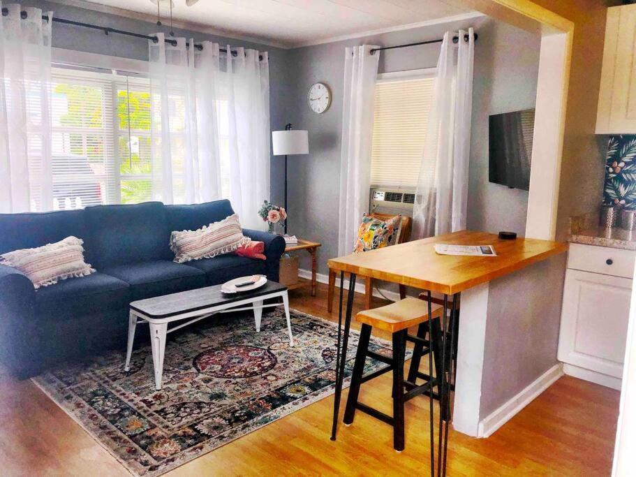 Steps To Beach & Downtown! Cozy Beach Bungalow #1 Лейк Уърт Екстериор снимка